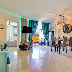  Apartment Luxory Dreamy Sunset, Seafront, Direct Access To The Promenade,wifi,pool,free Parking
